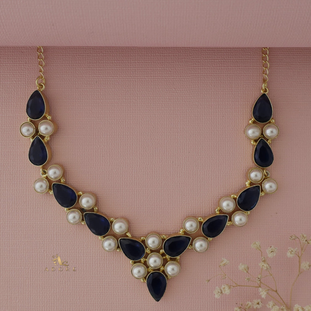 Glossy Neeva Drop Pearl Neckpiece