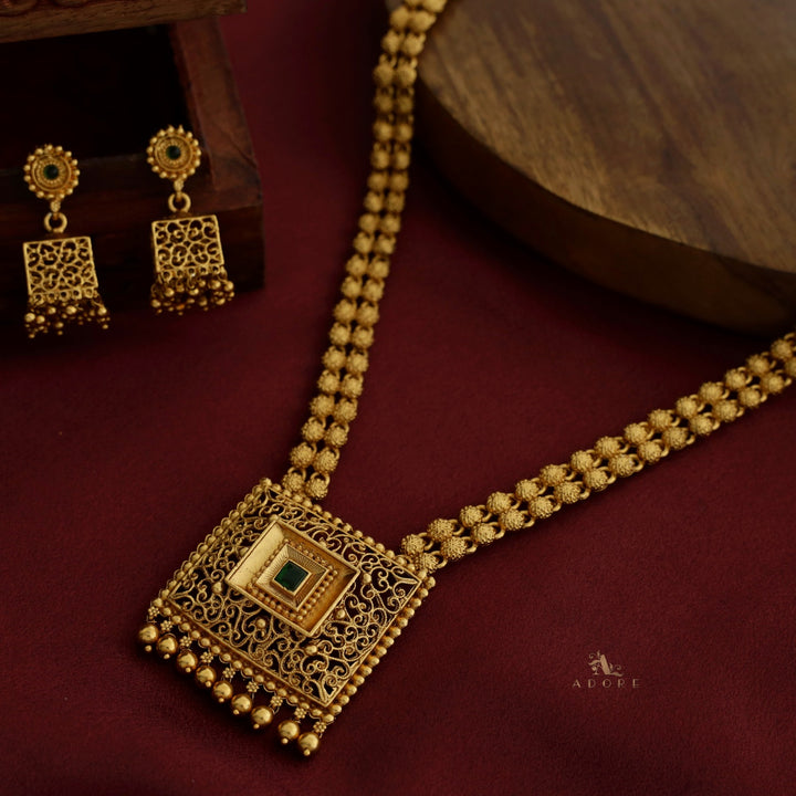 Aagarna Long Haram With Earring
