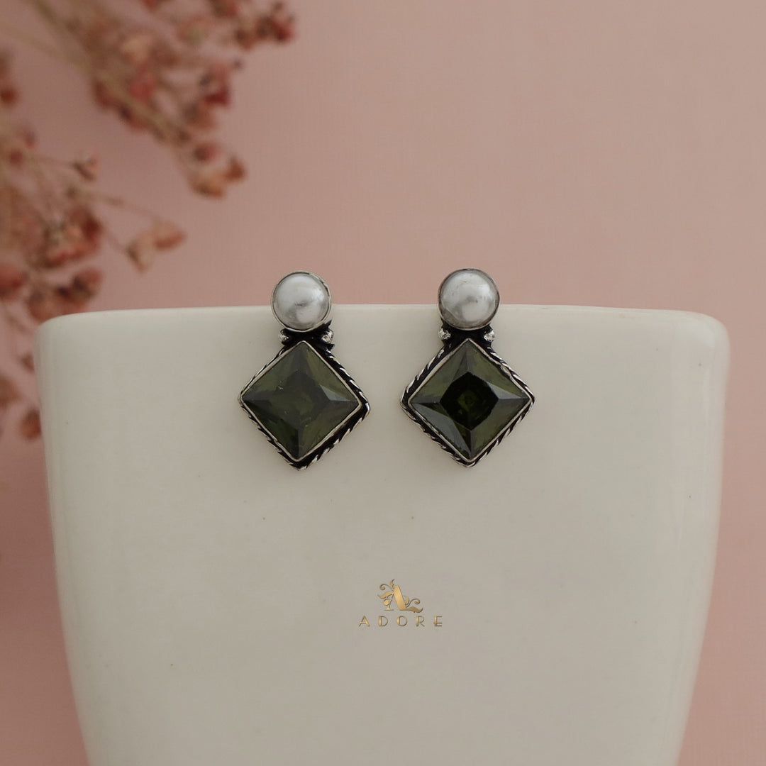 Arusi Pearl Earring