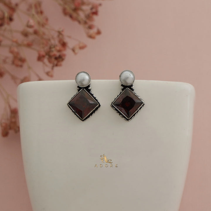 Arusi Pearl Earring
