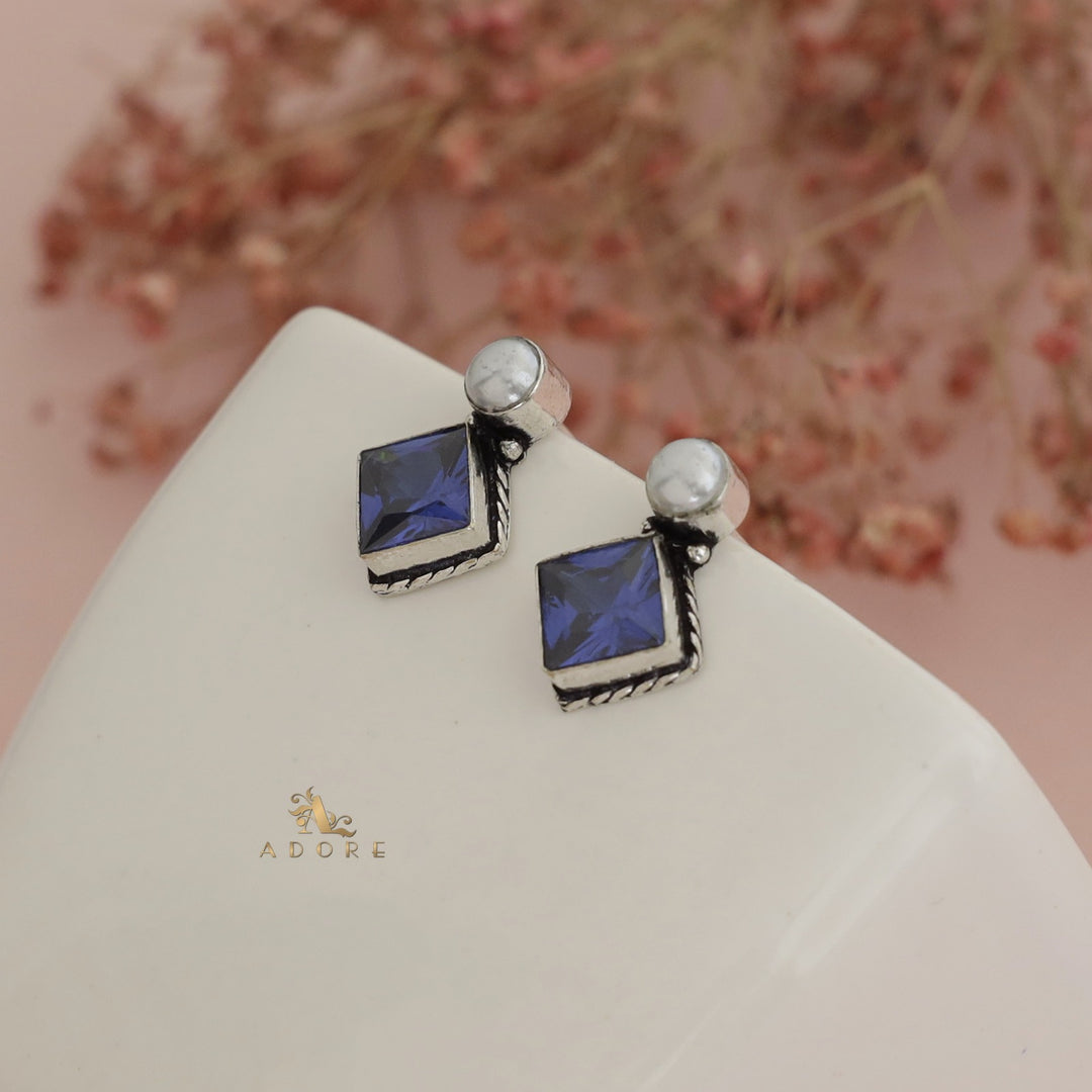 Arusi Pearl Earring