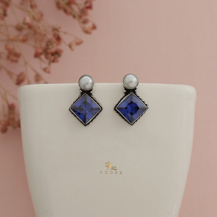 Arusi Pearl Earring