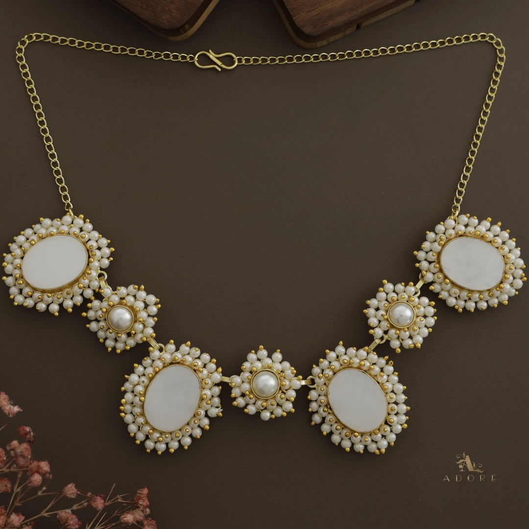 Vihara Cluster Pearl MOP Choker / Short Neckpiece