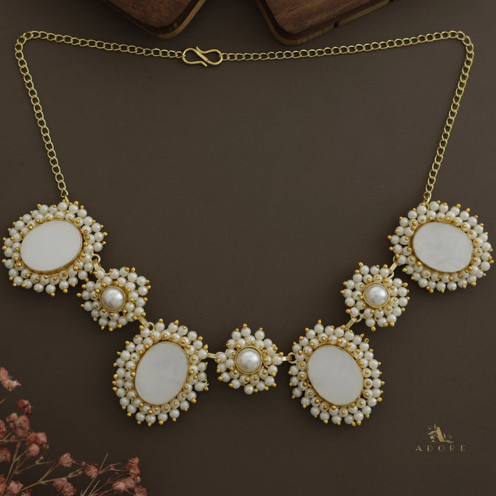 Vihara Cluster Pearl MOP Choker / Short Neckpiece
