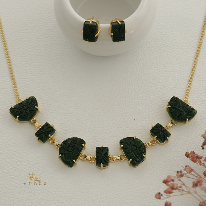 Carved Yousha Choker With Stud