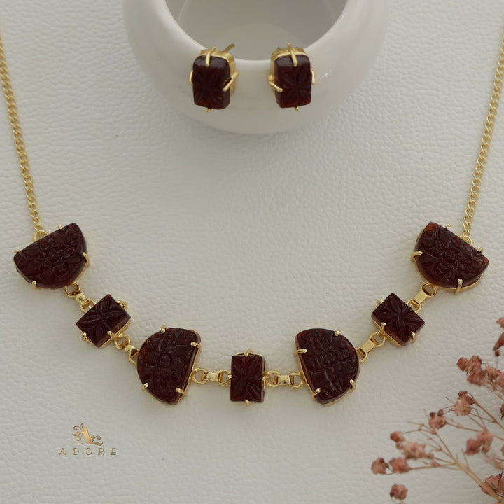 Carved Yousha Choker With Stud