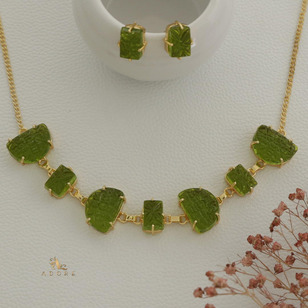 Carved Yousha Choker With Stud