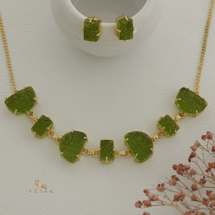 Carved Yousha Choker With Stud