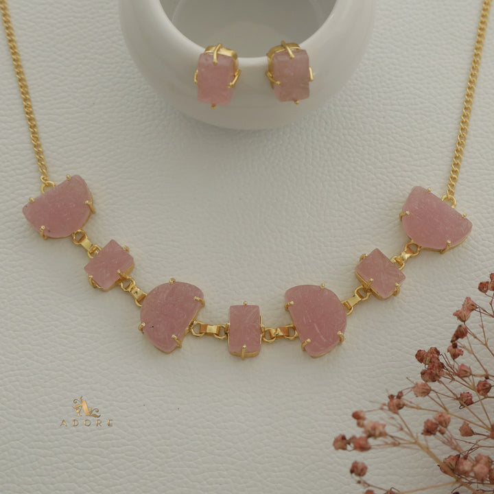 Carved Yousha Choker With Stud