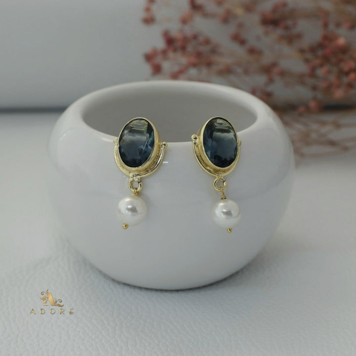 Oviya Oval Glossy With Pearl Earring
