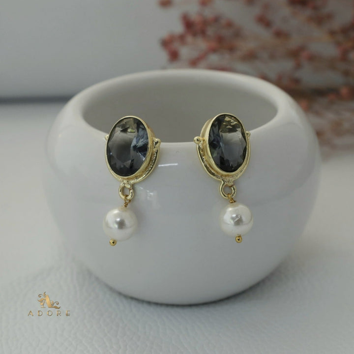 Oviya Oval Glossy With Pearl Earring
