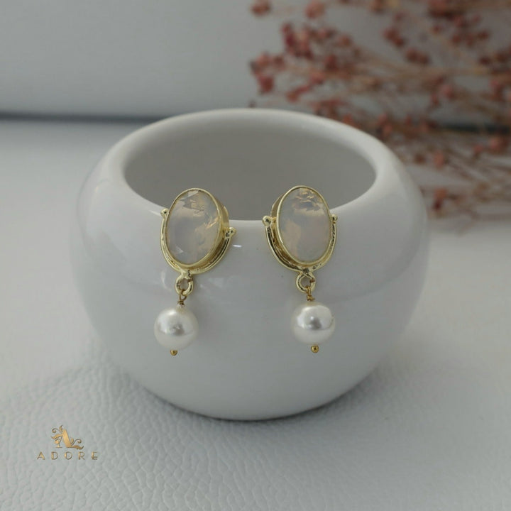 Oviya Oval Glossy With Pearl Earring