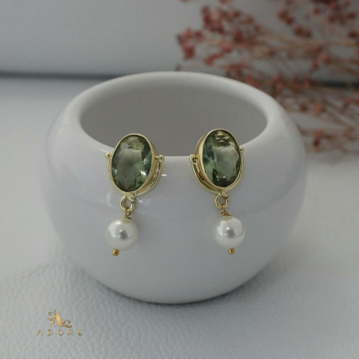 Oviya Oval Glossy With Pearl Earring