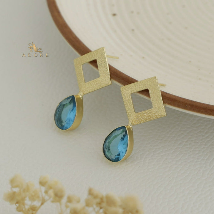 Golden Textured Diamond And Glossy Drop Earring