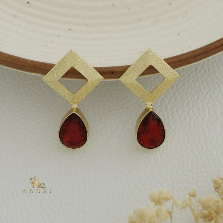 Golden Textured Diamond And Glossy Drop Earring