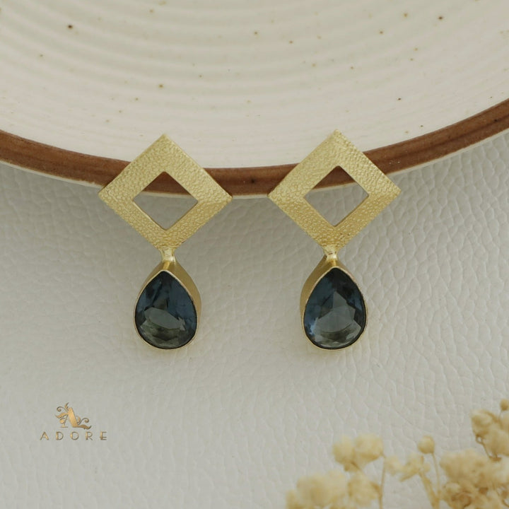 Golden Textured Diamond And Glossy Drop Earring