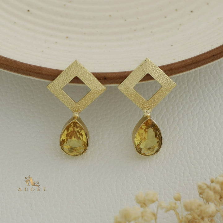 Golden Textured Diamond And Glossy Drop Earring