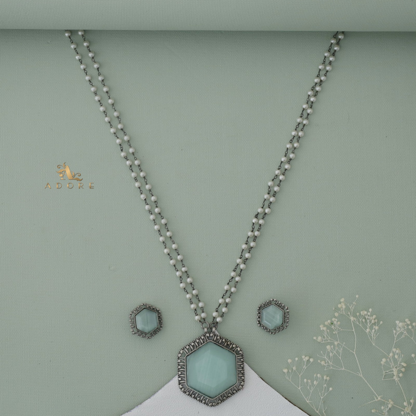 Ogima Hexagon Neckpiece With Stud