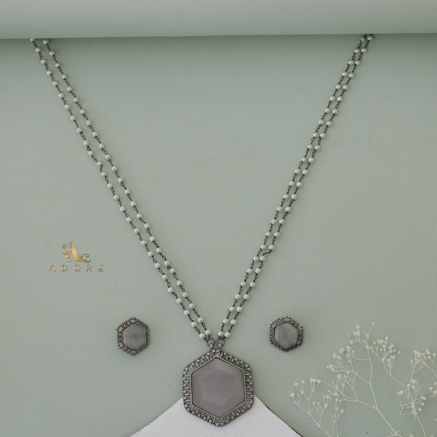 Ogima Hexagon Neckpiece With Stud