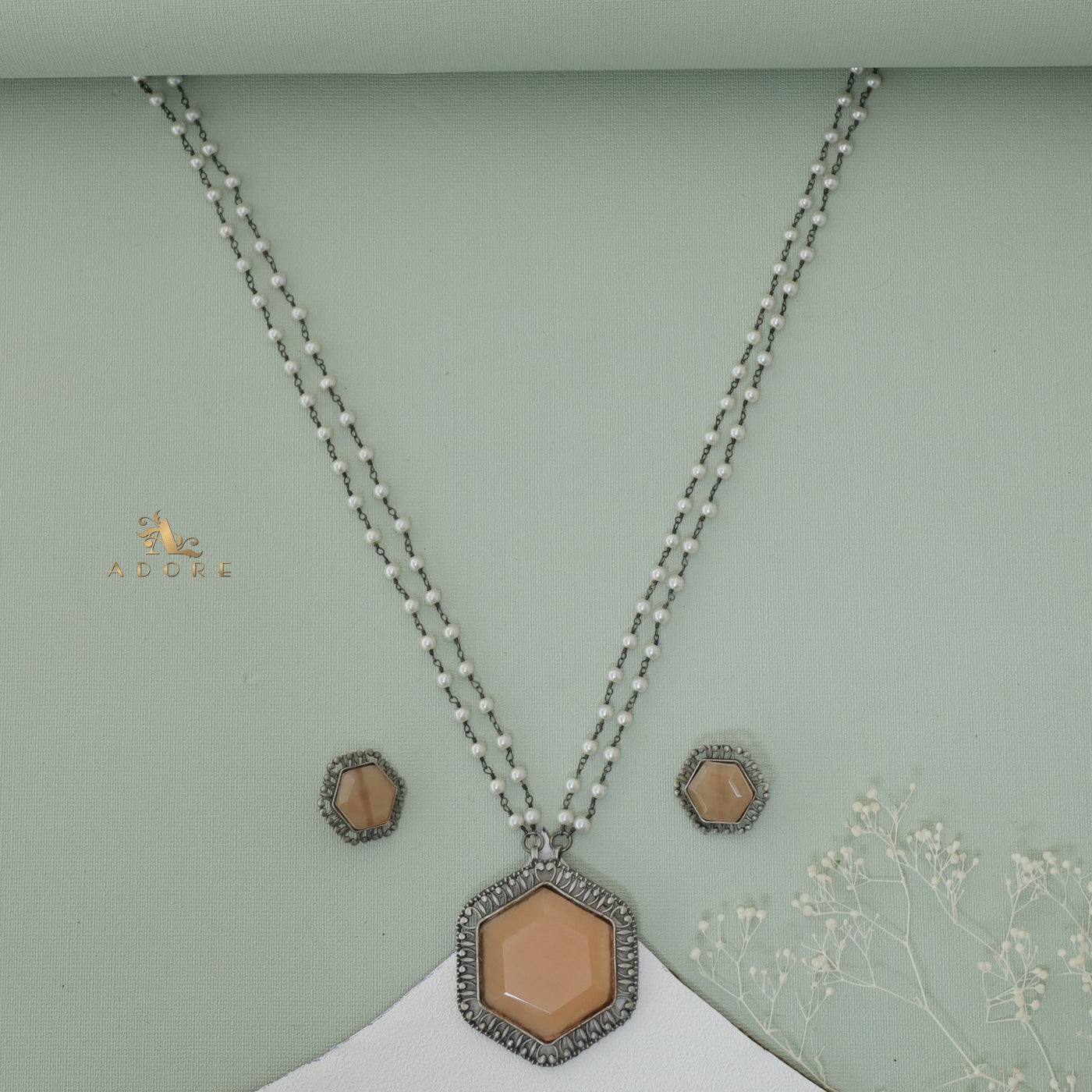 Ogima Hexagon Neckpiece With Stud