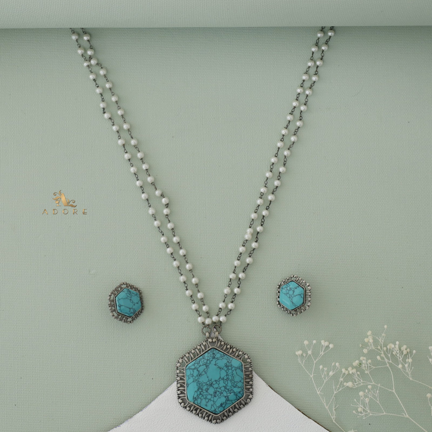Ogima Hexagon Neckpiece With Stud
