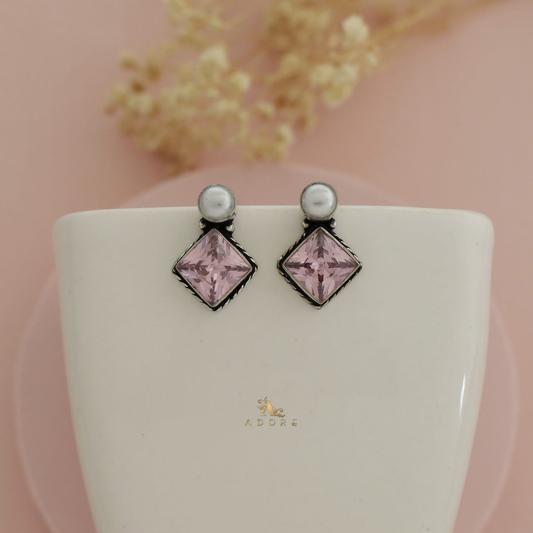 Arusi Pearl Earring