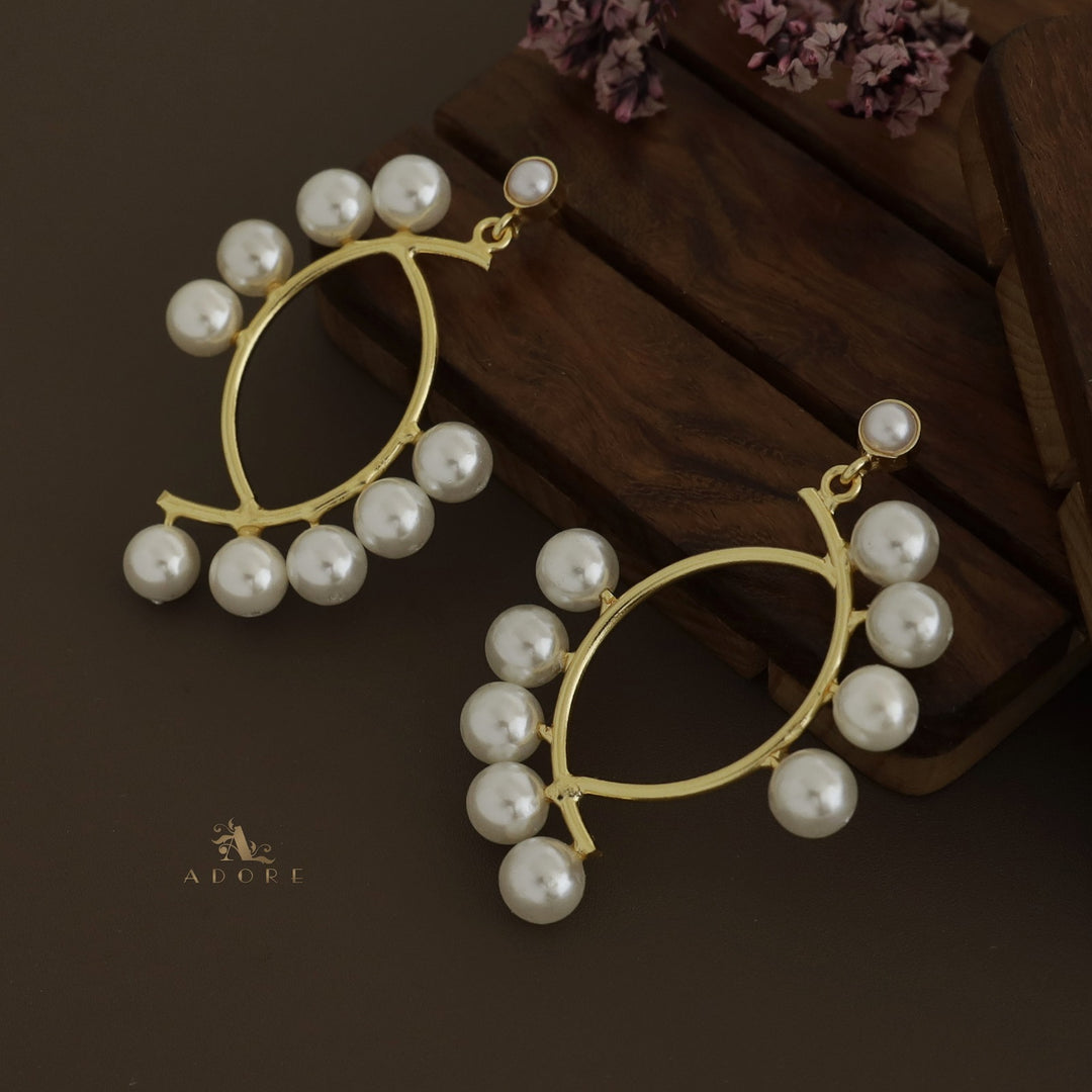 Golden Curvy Ellipse Pearls Earring