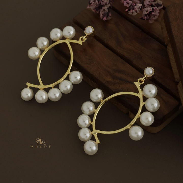 Golden Curvy Ellipse Pearls Earring