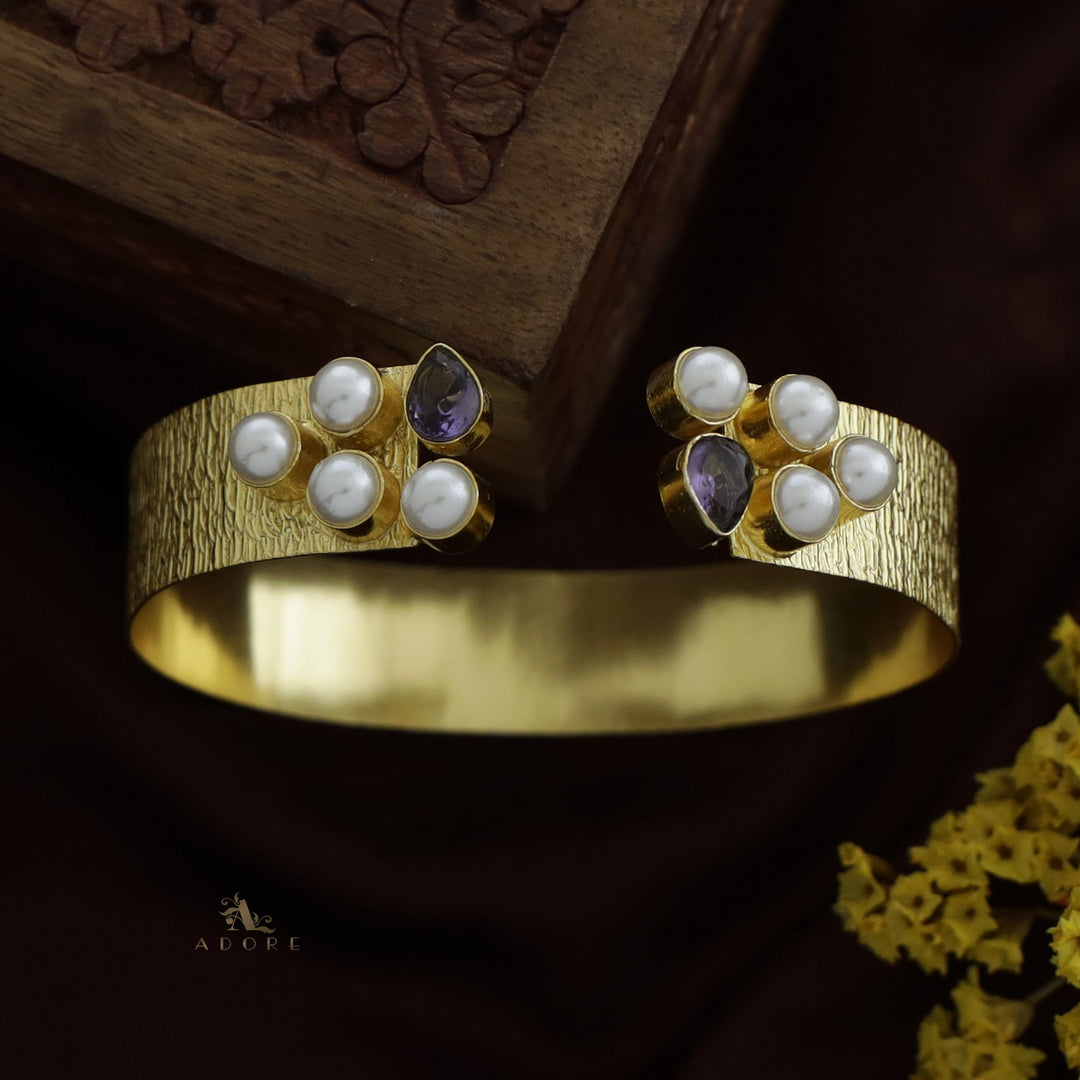 Golden Esha Pearl Glossy Drop Bangle