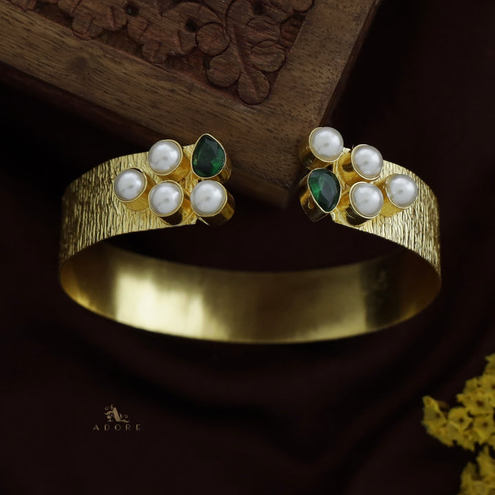 Golden Esha Pearl Glossy Drop Bangle