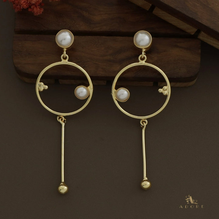 Golden Pearly Circle Stick Pendulum Earring