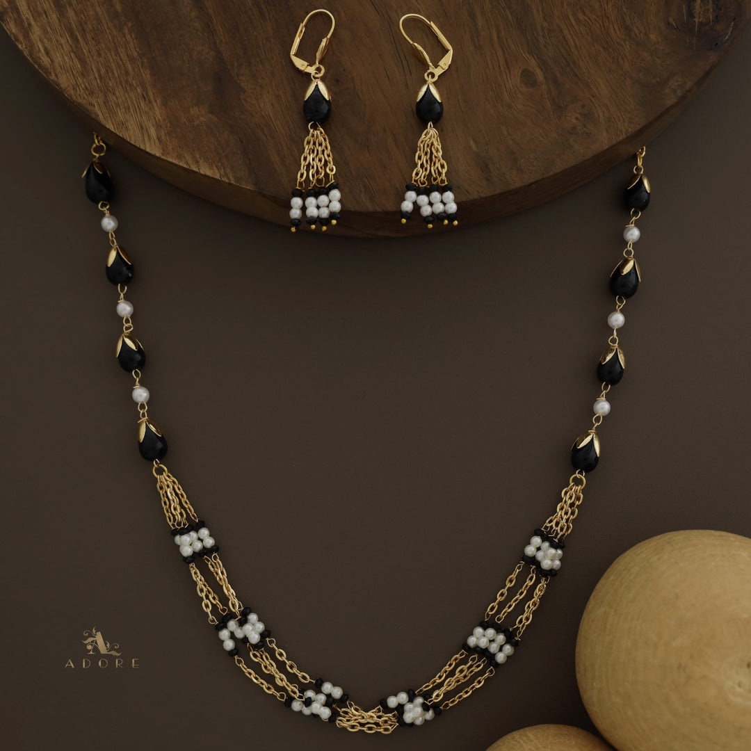 Golden Niharika Bud Pearl Neckpiece With Earring