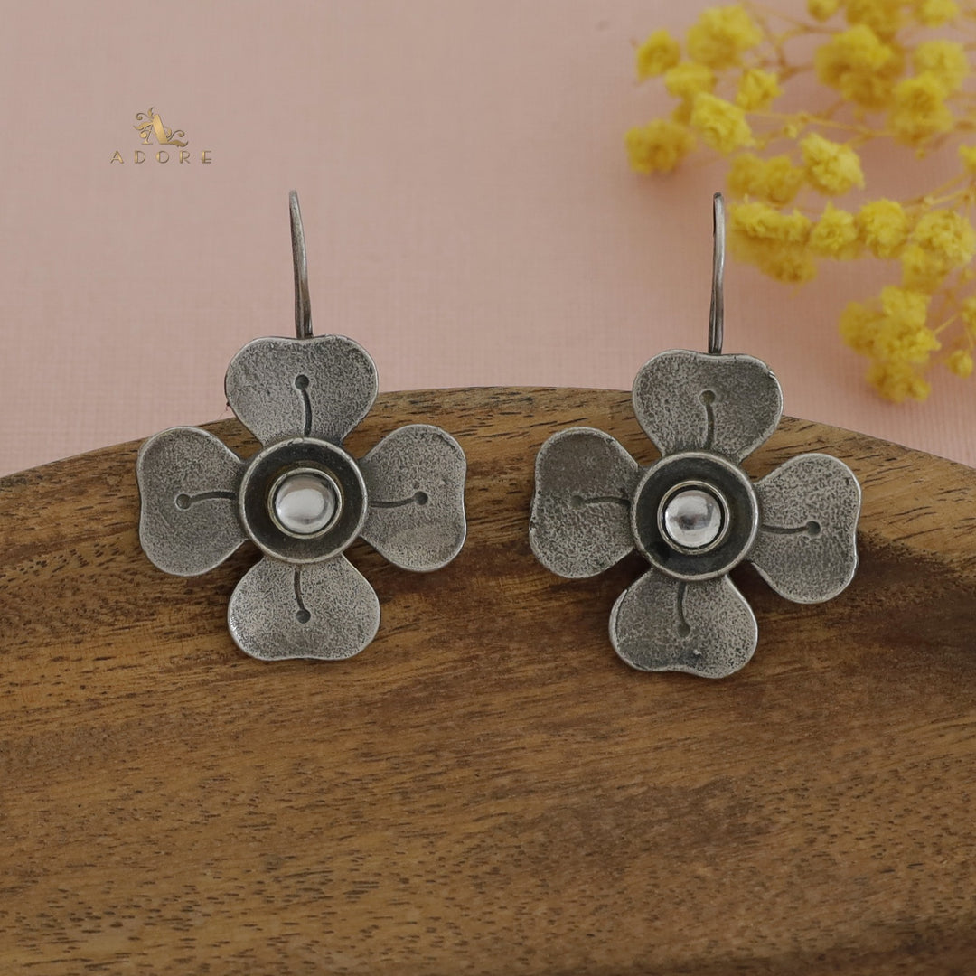 Antique Flower Glossy Drop