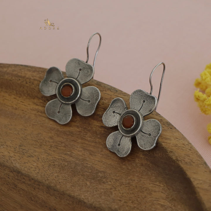 Antique Flower Glossy Drop