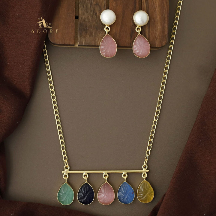 Tapsi 5 Carved Stone Neckpiece With Earring