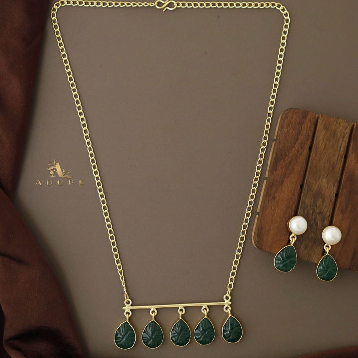 Tapsi 5 Carved Stone Neckpiece With Earring