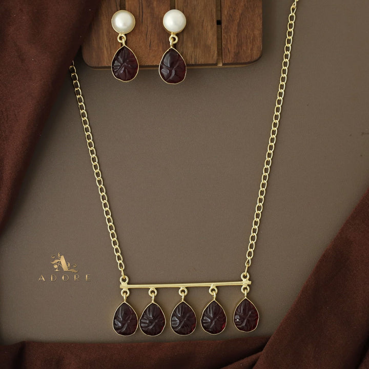 Tapsi 5 Carved Stone Neckpiece With Earring