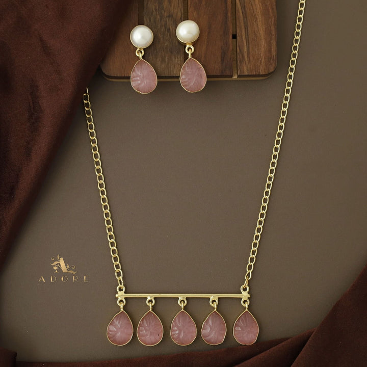 Tapsi 5 Carved Stone Neckpiece With Earring