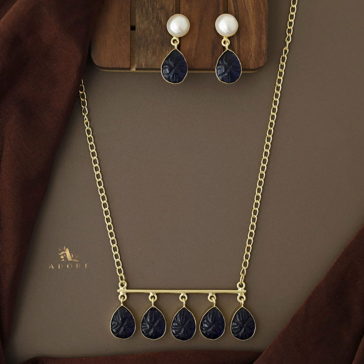 Tapsi 5 Carved Stone Neckpiece With Earring