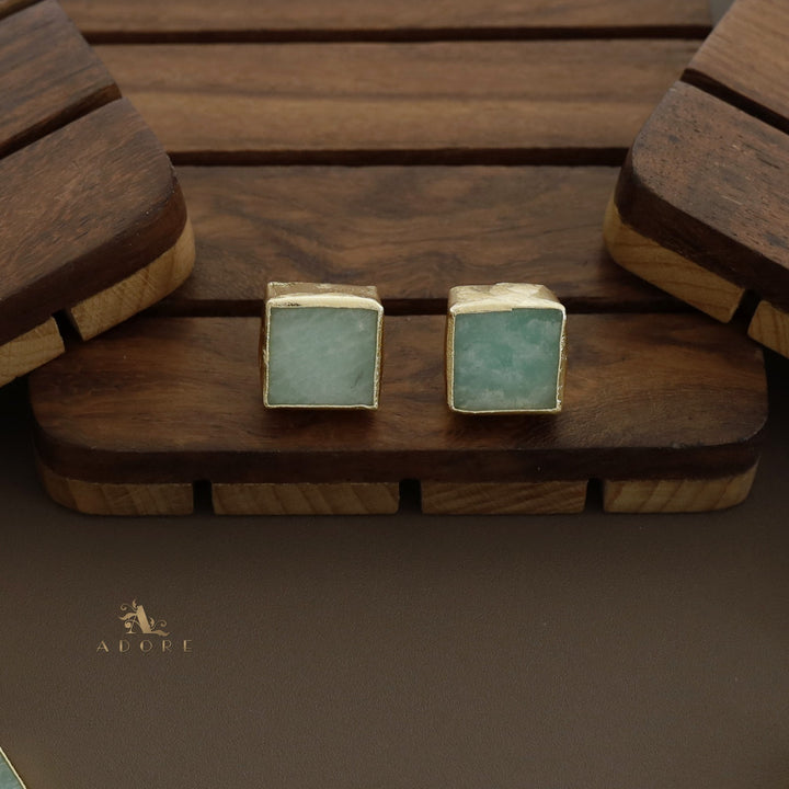 Velora Square Raw Stone Neckpiece With Stud