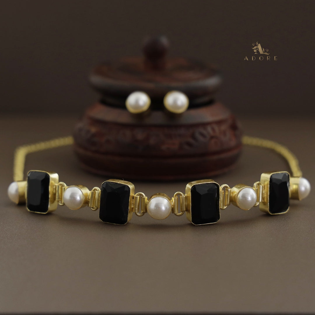 Hima Glossy Rectangle Pearl Choker With Pearl Stud