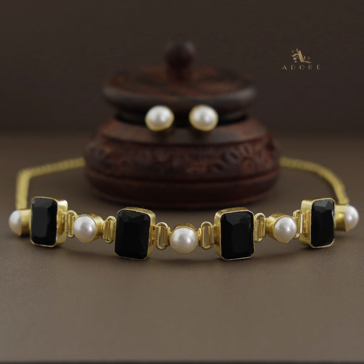 Hima Glossy Rectangle Pearl Choker With Pearl Stud