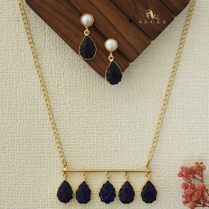 Tapsi 5 Carved Stone Neckpiece With Earring