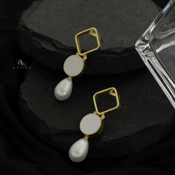 Golden Diamond Round MOP Nawal Pearl Earring