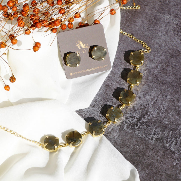 Dhokshi Choker/ Short Necklace With Stud (Colour Option)