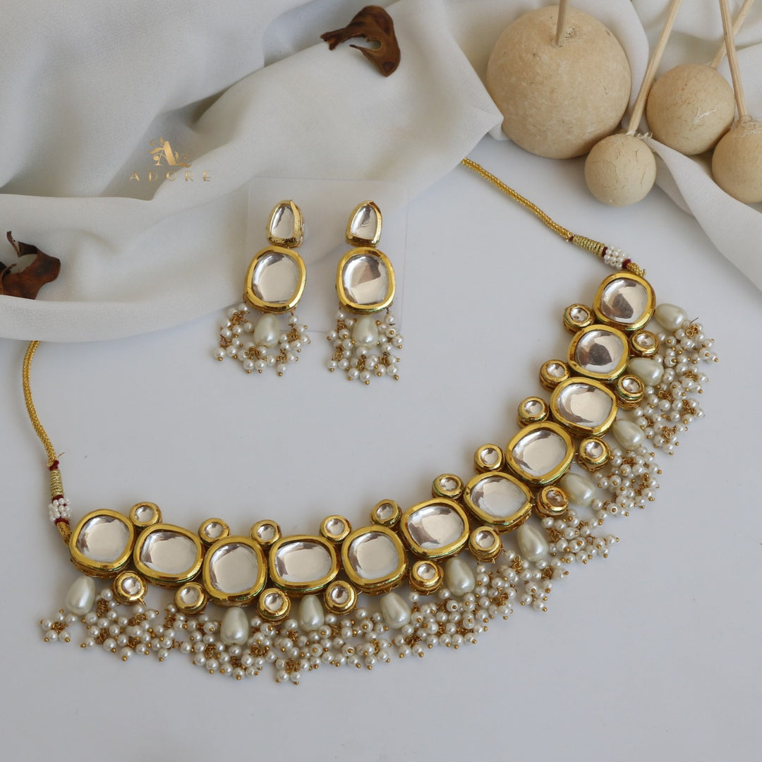 Aahyaana Kundan Choker With Earring