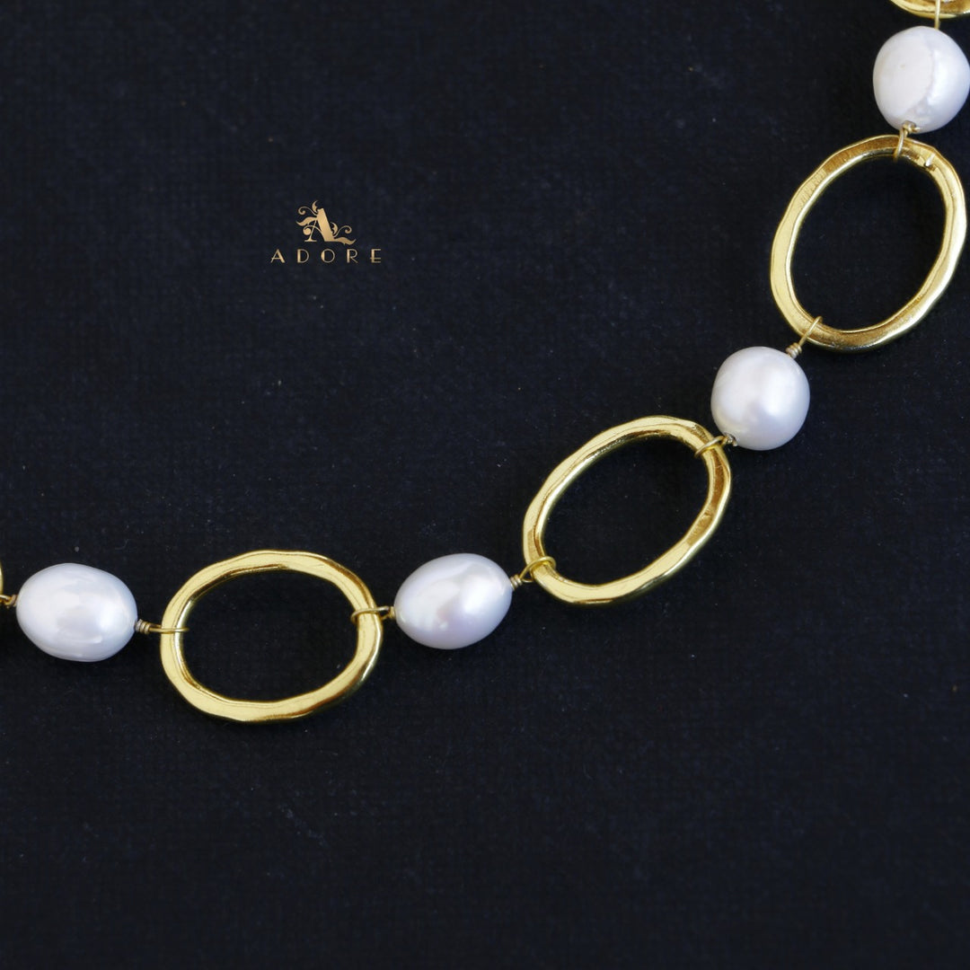Leah Baroque Neckpiece With Earrings