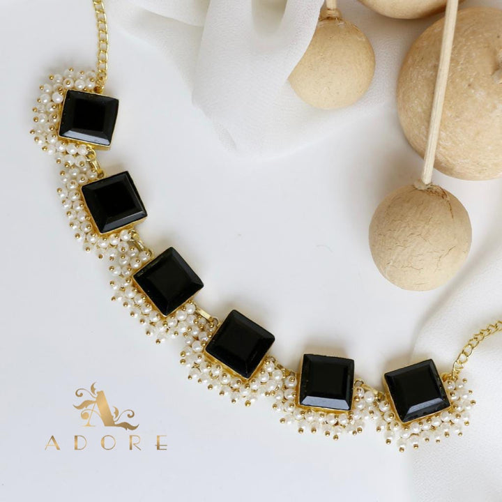Trina 6 Glossy Square With Pearl Short Neckpiece/Choker