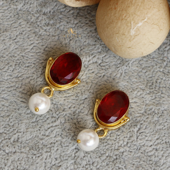 Oviya Oval Glossy With Pearl Earring