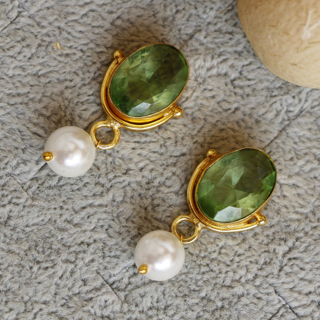 Oviya Oval Glossy With Pearl Earring